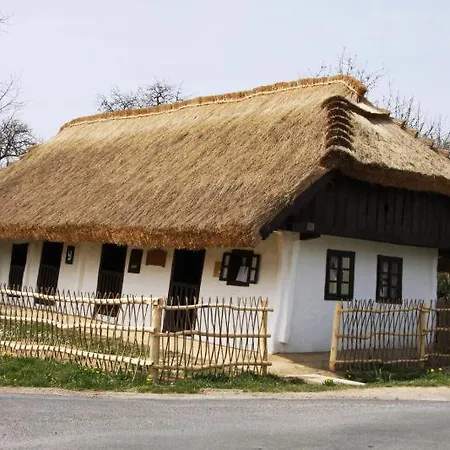 Feriehus Jakuzzis,szaunas,kerkavendeghaz-orseg-csesztreg-kerkaujfalu